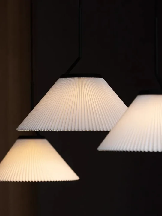 Nordic-plisowane-kremowe-wiat-o-wisiorek-LED-do-salonu-kuchnia-yrandol-do-restauracji-Loft-wisz-ca.jpg_.webp