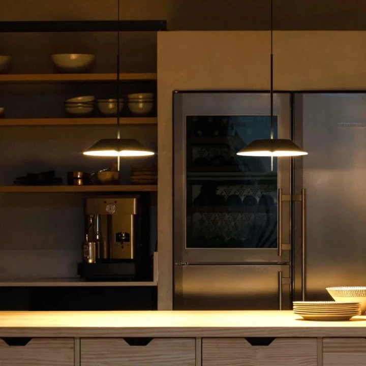 Lampa-wisz-ca-Mayfair-malowana-na-parasolka-Led-blask-metalowa-obudowa-replika-lampa-sto-owa-do.jpg_.webp
